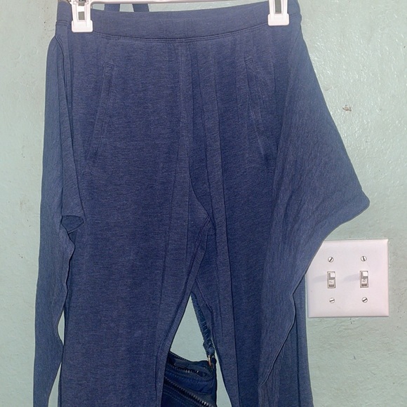 Lululemon - Picture 2 of 6